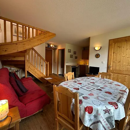 Duplex 2 Etoiles Aux Pieds Des Pistes Avec Balcon, Parking Et Equipement Complet - Fr-1-642-19